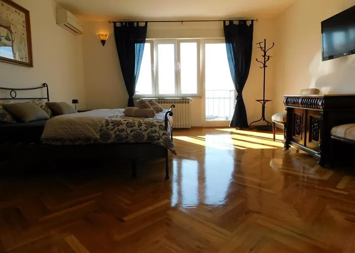 Διαμέρισμα View *