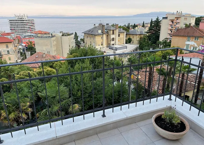 View Lägenhet Opatija